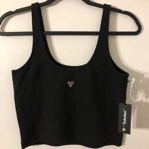 TnaBUTTER black workout crop